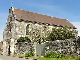 L'église Saint-Jean-Baptiste, rue de l'Église, depuis le sud.