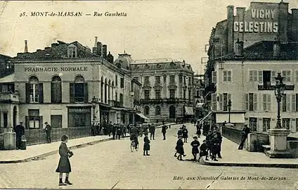 Le pont en direction de la rue Léon-Gambetta.