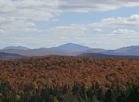 Vue de Snow Mountain depuis Piopolis en Estrie.