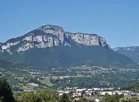 Vue du mont Peney depuis les hauts du parc de Buisson-Rond à Chambéry.
