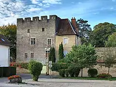 Le château Terrier de Santans.