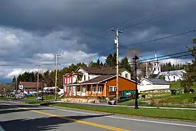 La route du Lac-Rond à Weir.