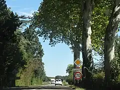 Sortie nord de Montestruc sur la N21.