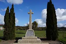 Monument au 2e&nbsp;bataillon du régiment du Devonshire, s'étant sacrifié lors de la bataille de l'Aisne (1918) pour stopper les Allemands.
