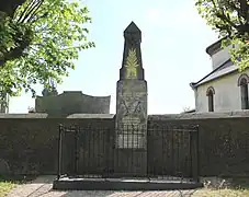 Le monument aux morts municipal.