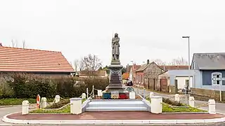 Monument aux morts pour la patrie.