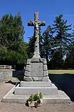 Le monument aux morts.