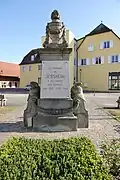 Monument aux morts des Première et Seconde Guerre mondiale.