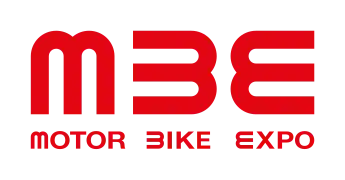 Motor Bike Expo (it), logo « MBE », où le même glyphe se répète dans trois orientations.