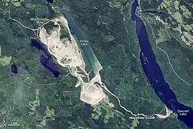 Vue aérienne du site après la rupture de la digue