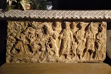 L'autel constitué d'un sarcophage en marbre du IVe&nbsp;siècle.