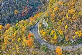 Virage tout en haut des gorges.