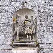 Statue de Saint-Martin sur la façade principale