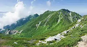 Vue du mont Minamikoma depuis le mont Akanagi.