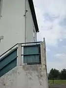 La mairie à l'étage de l'école.