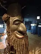 Masque conservé au musée du Havre, exposé en 1990.