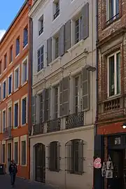 no&nbsp;11 : façade de l'immeuble.