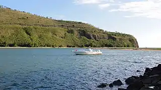 La Néra avec un bateau