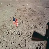 Le drapeau et la caméra