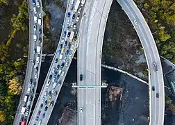 La rencontre de la New Jersey Route 139&nbsp;(en) et de la Interstate 78 in New Jersey&nbsp;(en) (une portion de la Interstate 78) à Jersey City. Novembre 2021.