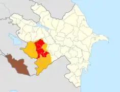 En marron, le Nakhichevan.En orange et rouge, les territoires contrôlés de facto par la république du Haut-Karabagh entre 1991 et 2021.En rouge, ceux qui étaient encore contrôlés par cette entité entre 2021 et 2023.