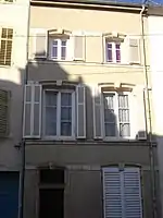 Immeuble, au no&nbsp;15 de la rue.