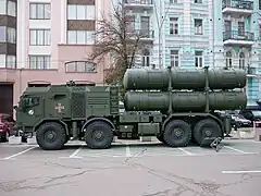 parade avec un châssis Tatra 815-7