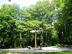 Carrefour du Poteau de la Tour (forêt de L'Isle-Adam).