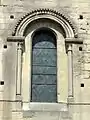 Base du clocher, fenêtre.