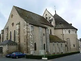 La basilique Saint-Étienne à Neuvy-Saint-Sépulchre.
