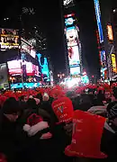 Une marée humaine attend le lâcher de la boule au Nouvel An, le 31 décembre 2007.