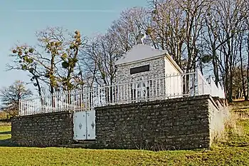 Chapelle funéraire de la famille Coquillard.