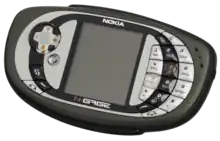 Photo de la console portable N-Gage QD. Tony Hawk's Pro Skater est édité en 2004 en offre groupée avec cette console portable.