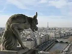Chimère du XIXe siècle sur Notre-Dame de Paris et conçue par Viollet-le-Duc