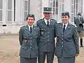 Agents Techniques de l'Environnement de l'ONCFS en tenue de représentation lors d'une prise d'uniforme en 2003.