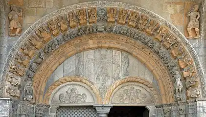 Tympan de la cathédrale Sainte-Marie