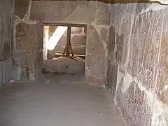 Vue depuis l'antichambre sur le tombeau de Takélot&nbsp;Ier