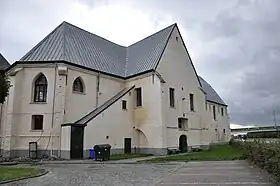 Vue d'ensemble de l'ancienne abbaye.