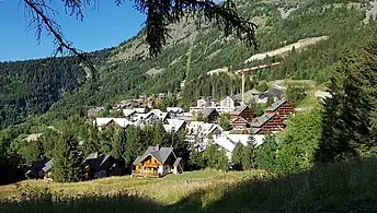 Vue aérienne de la station.