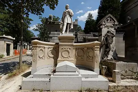 Monument au baron Taylor (1884), Paris, cimetière du Père-Lachaise.
