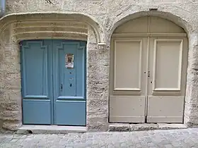 Portes, hôtel de Landes de Saint-Palais, rue de la Foire