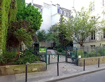 No&nbsp;20 : le square Danielle-Mitterrand (avant son changement de nom).