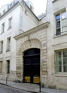 Entrée du no&nbsp;16 en 2011.