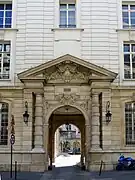 L'hôtel Perrinet de Jars abrite aujourd'hui le Cercle de l'Union interalliée.