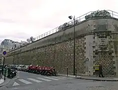 Les réservoirs de Passy vus depuis la rue Lauriston.