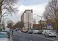 L'avenue rejoint la porte de Charenton.