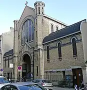 Église Saint-Joseph-des-Épinettes au no&nbsp;40.