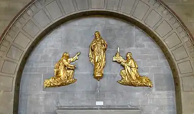 Reliefs de la chapelle du Sacré-Cœur.