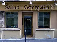 No&nbsp;3 : étal de pierre d'une boutique ancienne.