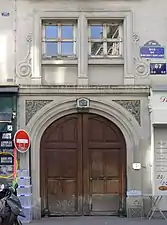 Entrée du No&nbsp;67.